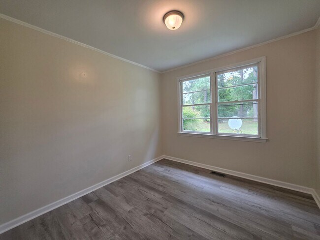 Building Photo - 2266 Onslow Dr