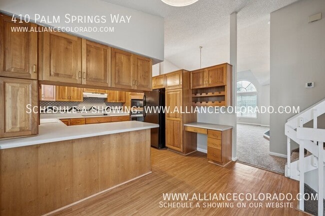 Building Photo - 410 Palm Springs Way