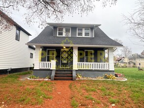 Building Photo - 3 bedrooms 1 bathrooms house for rent