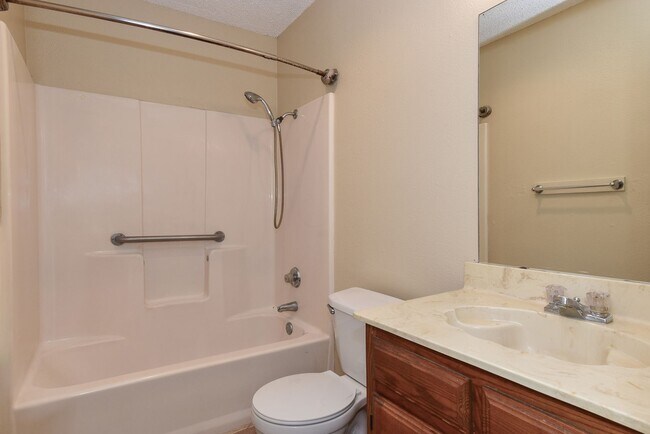 Building Photo - 3910 Peperport Dr