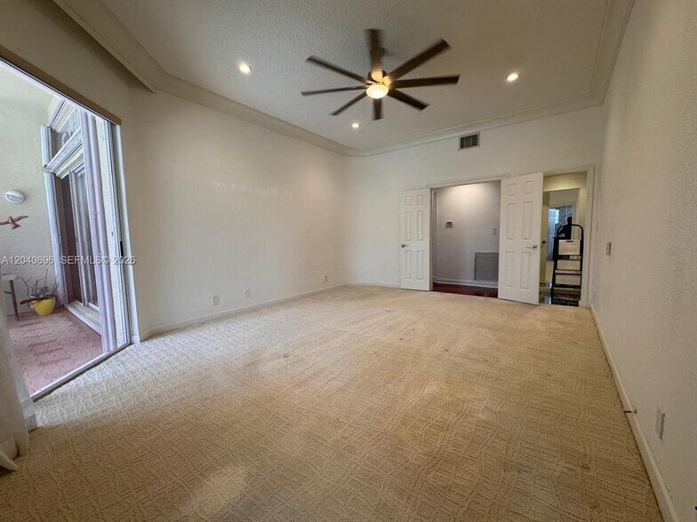 Building Photo - 4324 NW 65th Ter