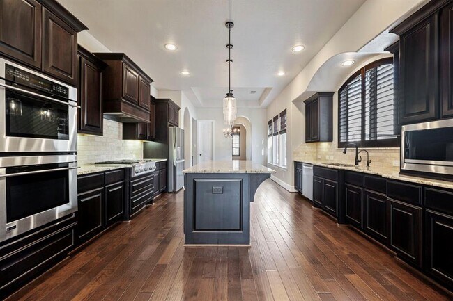 Building Photo - 139 Monterrey Bend