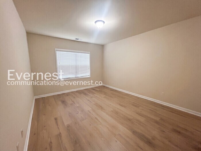 Building Photo - 2096 Stoney Chase Dr