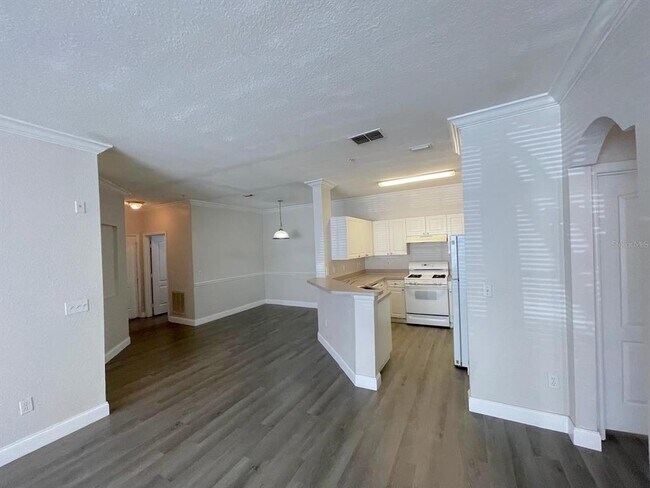 Building Photo - 3349 S Kirkman Rd