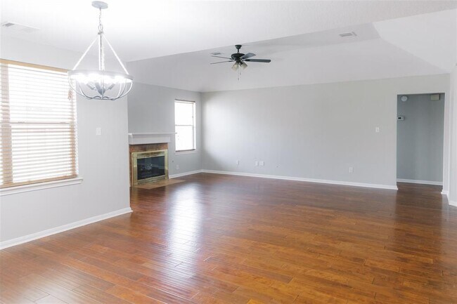 Building Photo - 6510 Larissa Cir