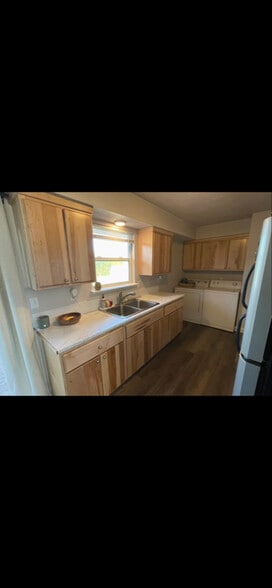 Building Photo - 111 Green Acres Dr