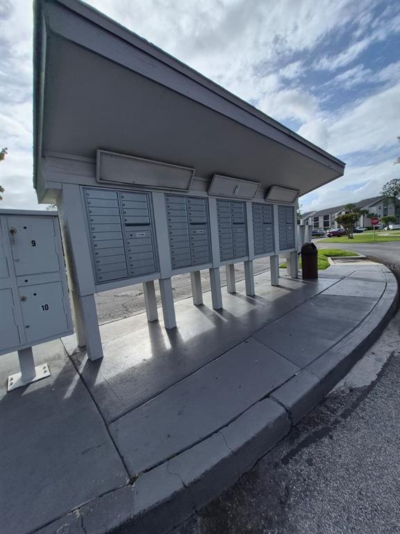 Building Photo - 2031 Cascades Blvd