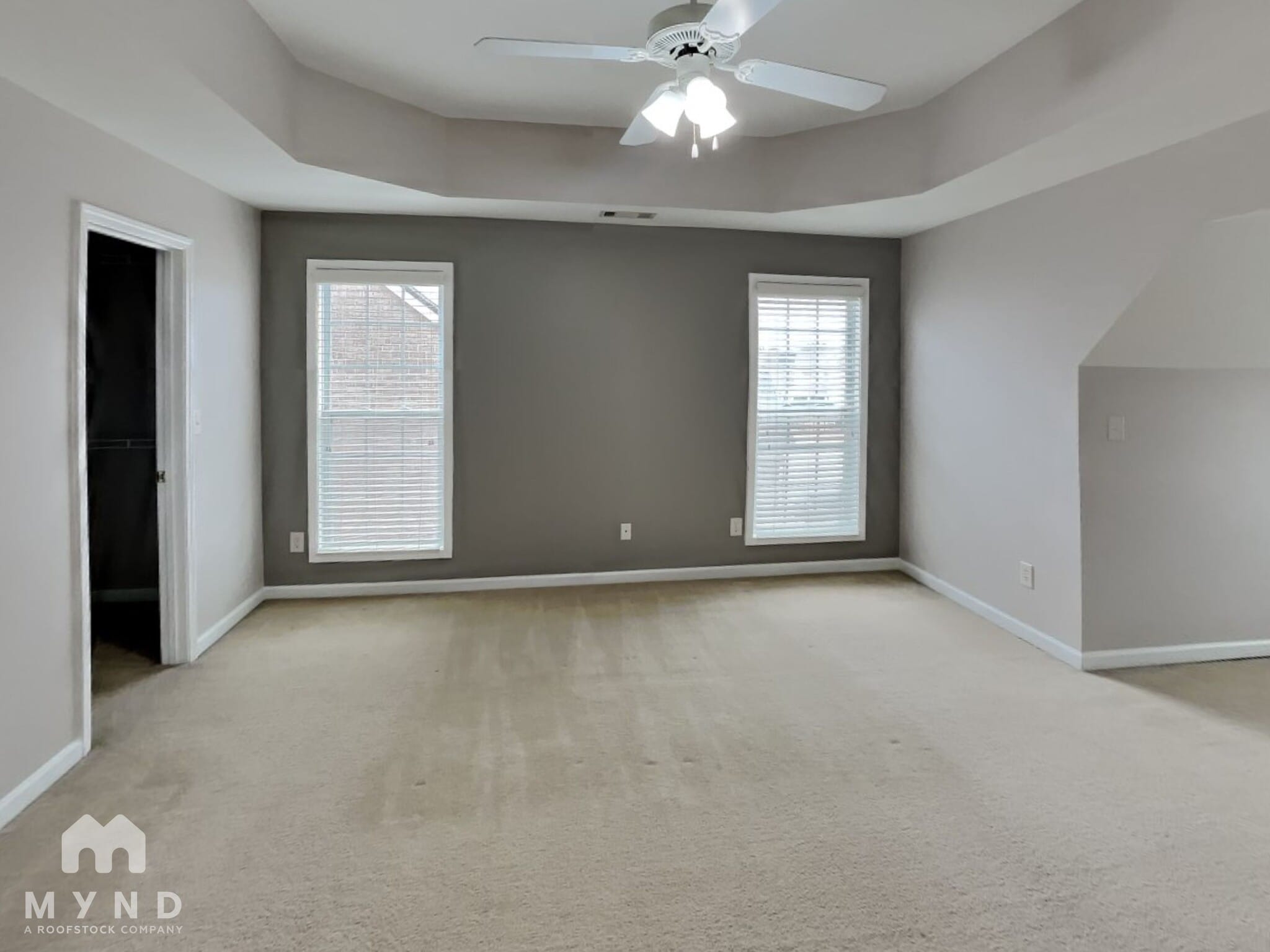 Building Photo - 6062 Park Bend Ave