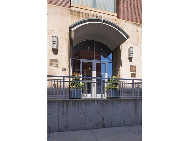 Building Photo - 250 Park Ave