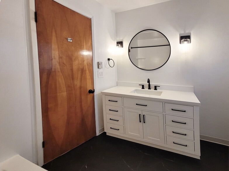 Bathroom with vanity - 649 N Hayes St