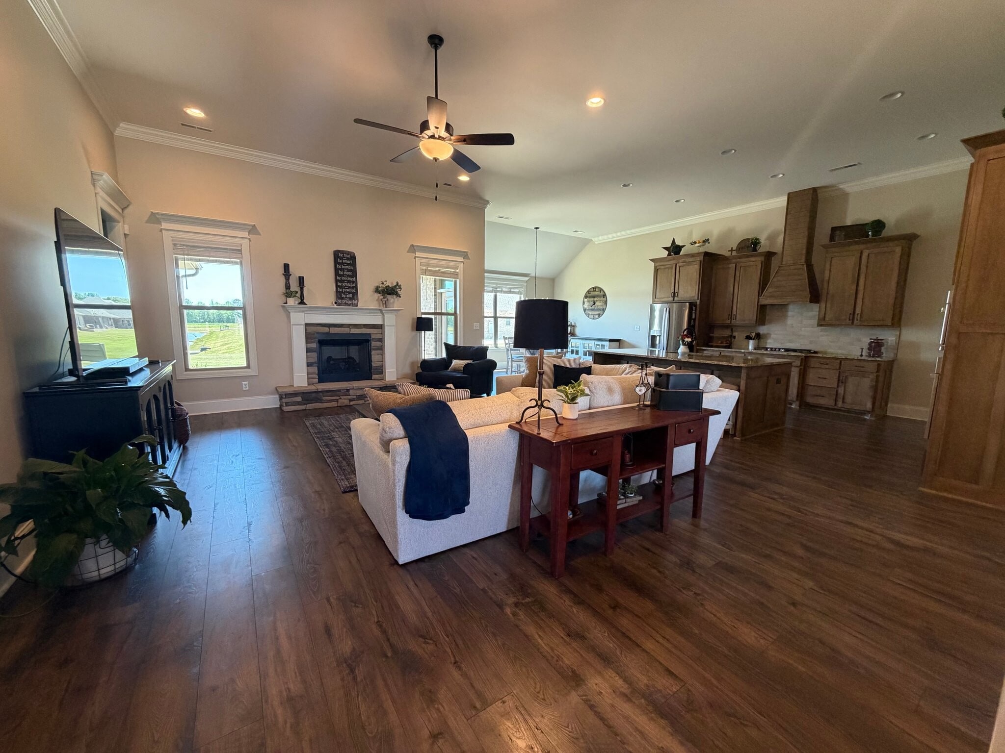 Building Photo - 26316 Woodfield Dr