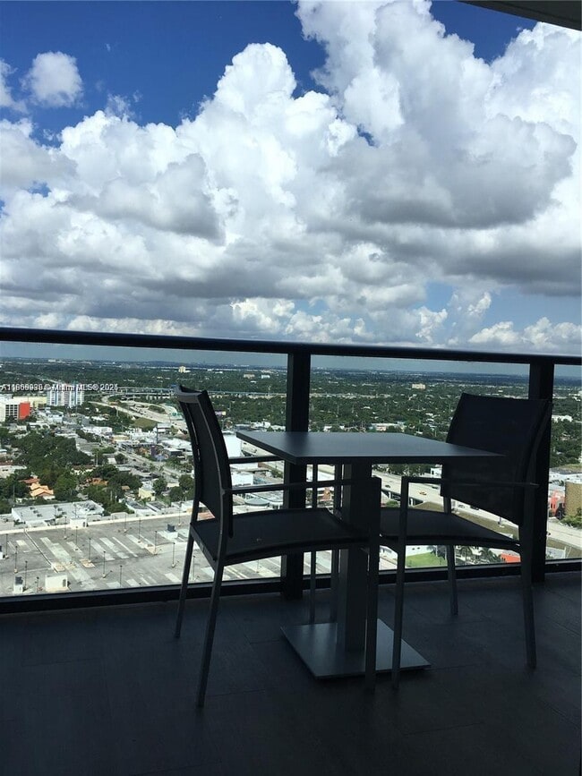 Building Photo - 121 NE 34th St