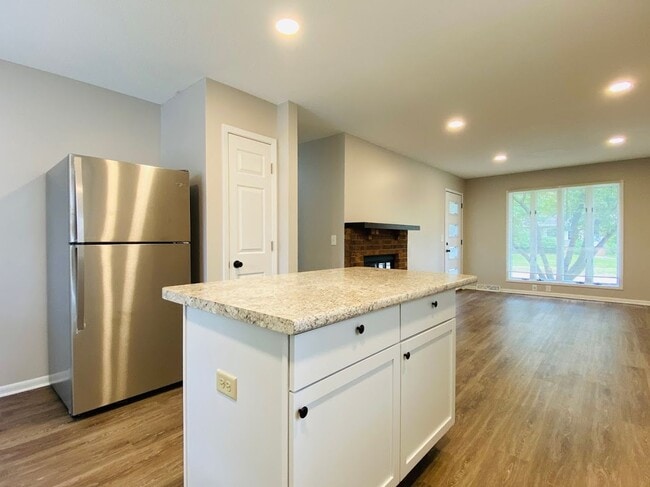 Building Photo - NEWLY REMODELED RANCH!! - 3 Bedroom, 1 Bath Home in Ankeny