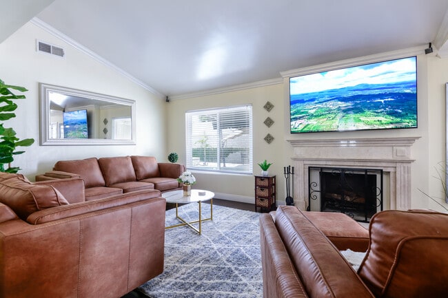 Building Photo - 901 Carlson Dr