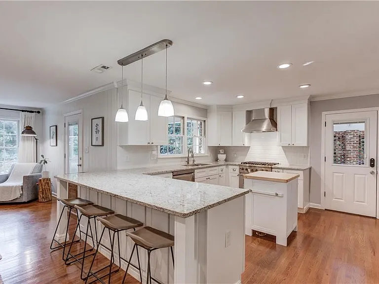 Primary Photo - 649 Winder Hwy