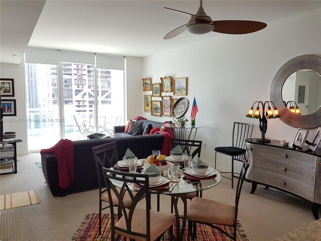 Building Photo - 950 Brickell Bay Dr