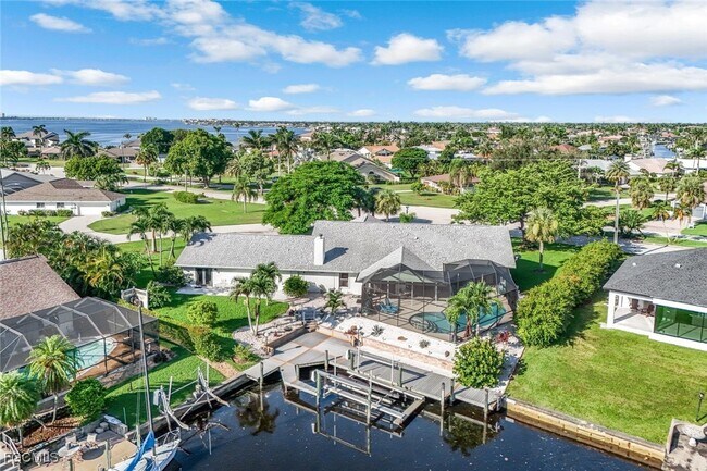 Building Photo - 2617 SE 23rd Ave