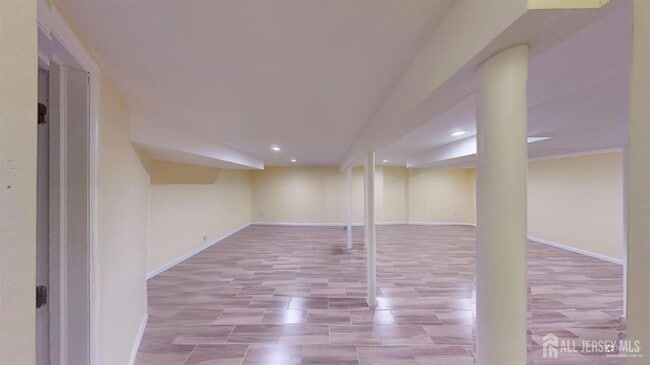 Building Photo - 157 Willowbrook Dr