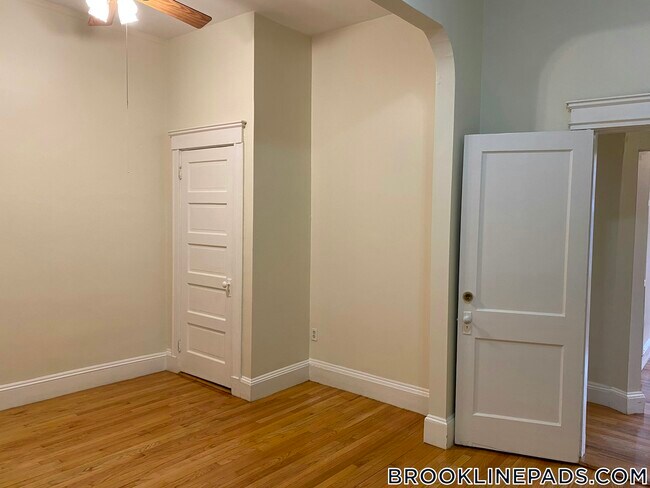 Building Photo - 38 Babcock St