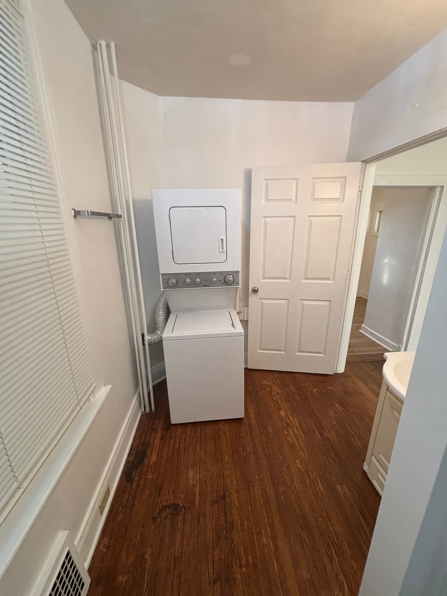 Building Photo - 340 N Franklin St