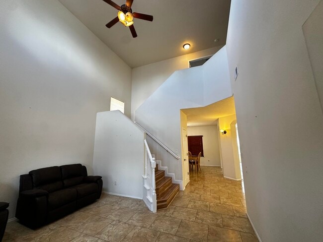 Building Photo - 5856 Ermemin Ave