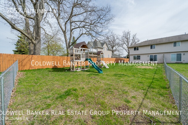 Building Photo - 2052 Autumn Ln