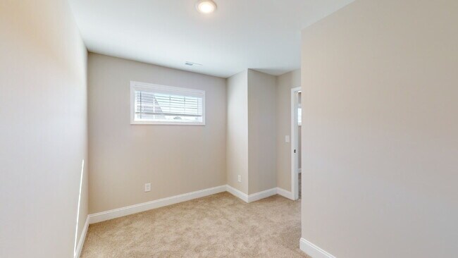Building Photo - Robinson Floor Plan