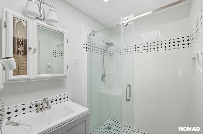 Building Photo - 5300 Locksley Ave