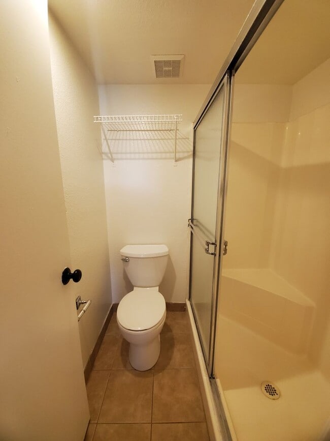 Building Photo - Ground level 2 bed/2 bath condo- Guadalupe & Country Club