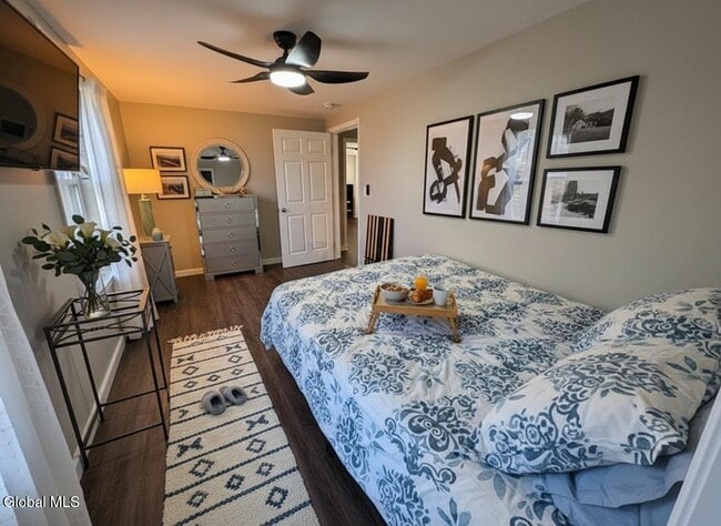 Building Photo - 603 1st St