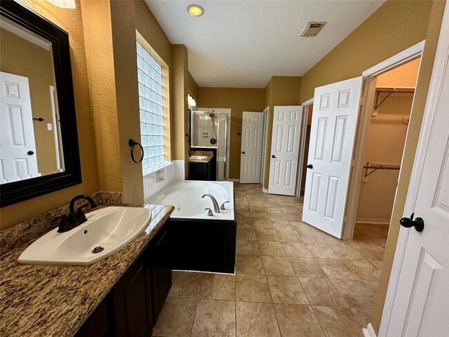 Building Photo - 14734 Harvest Chase Ct