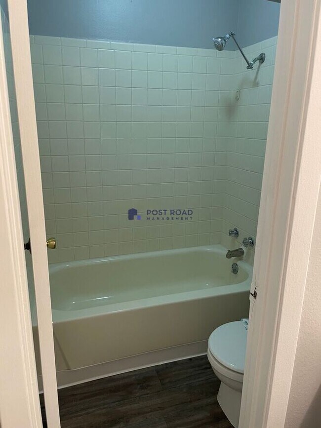 Building Photo - 2902 S Osage Ave