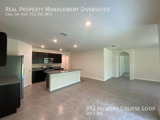 Building Photo - 692 Hickory Course Loop