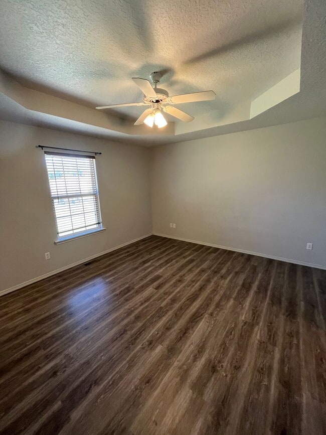 Building Photo - LEASE TAKEOVER: NO DEPOSIT NEEDED !!! Nice 3 Bedroom 2 Bathroom Single Family Home in Joplin MO!