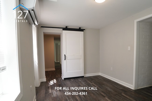 Building Photo - 3 Bedroom Unit with Electric and Water Utilities Included!!