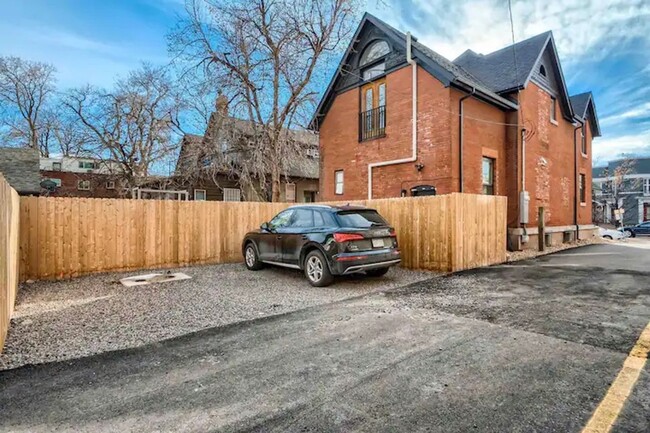 Building Photo - Modern Oasis near Downtown Denver