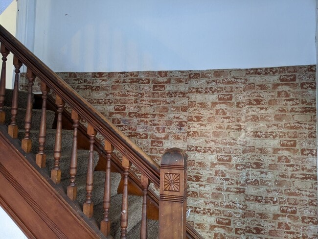 Building Photo - 5 bed 2 bath Single Family Home in Wausau