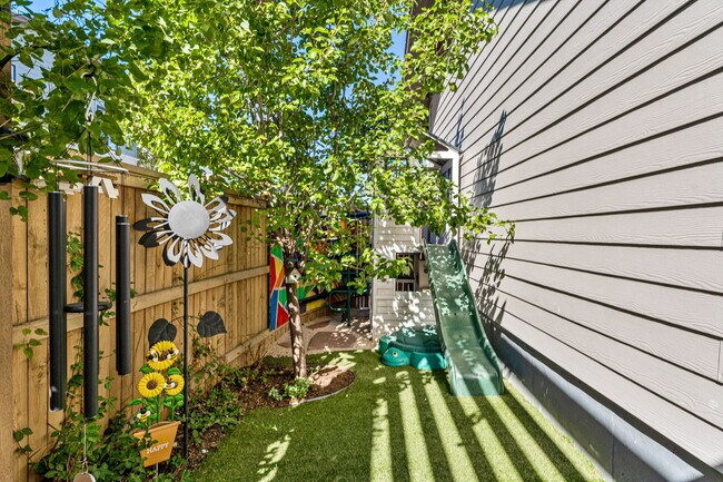 Building Photo - 9325 E 58th Dr