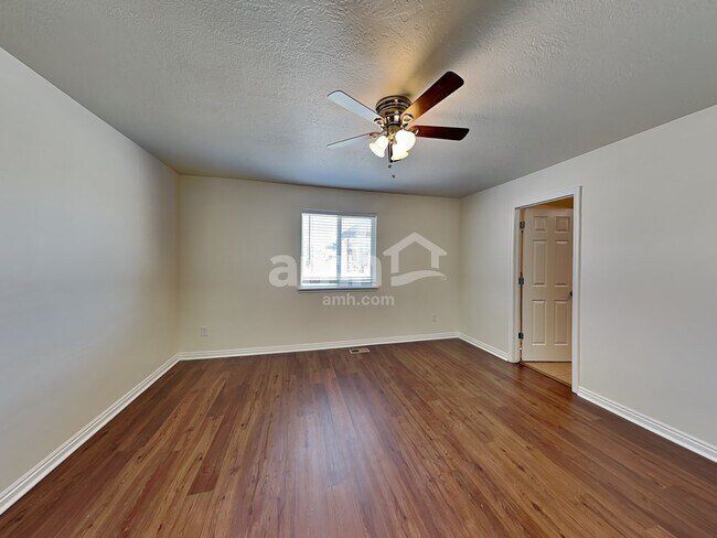 Building Photo - 4096 Juniper Hills Dr