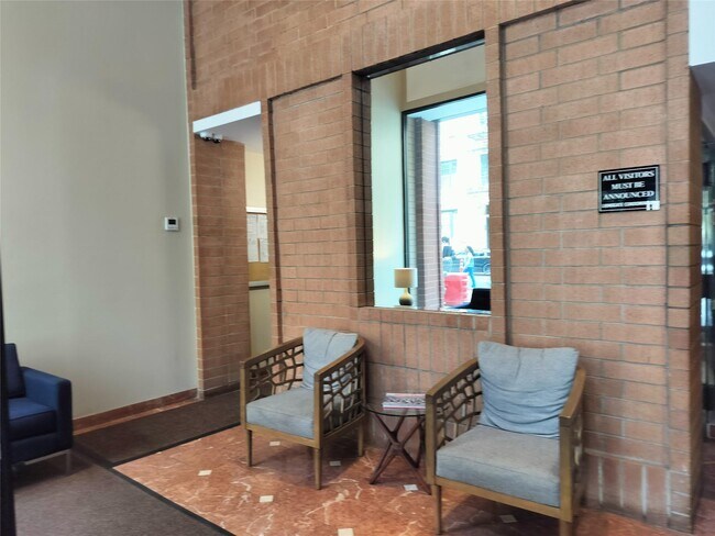 Building Photo - 520 W 112th St