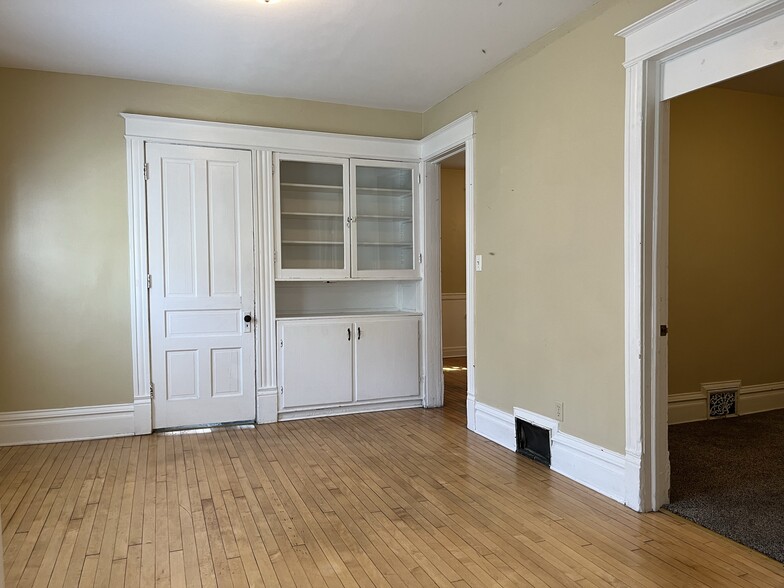 Building Photo - 2139 S Aldrich St