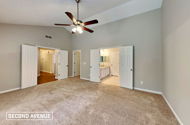 Building Photo - 1720 Wedgewood Dr