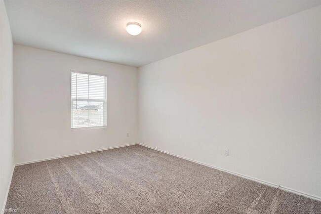 Building Photo - 209 Majestic Cedar Dr