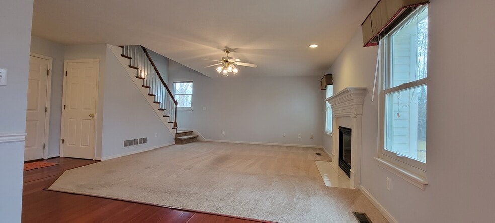 Building Photo - 13606 Saddlecreek Dr