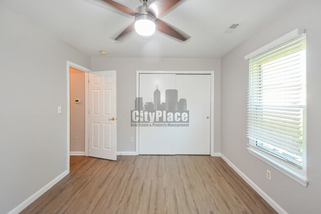 Building Photo - 4617 Welton St