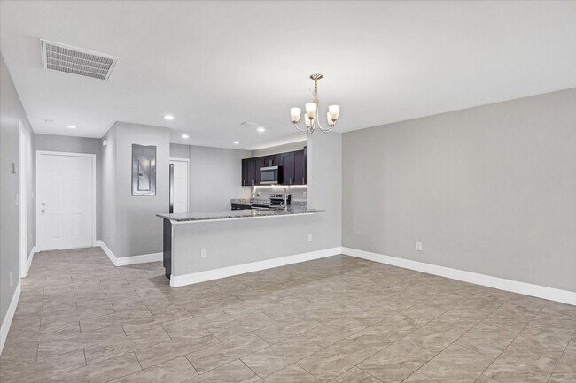 Building Photo - Duplex Unit For Rent In Port Charlotte