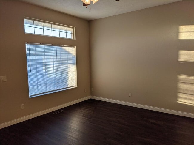 Building Photo - 1814 Cedarcrest Ave