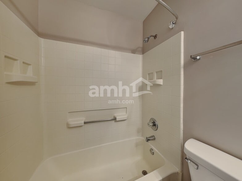 Building Photo - 1613 Gleneagle Ct