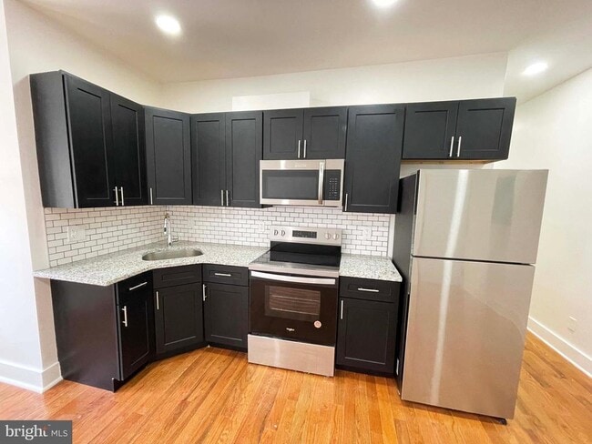 Building Photo - 311 S 60th St