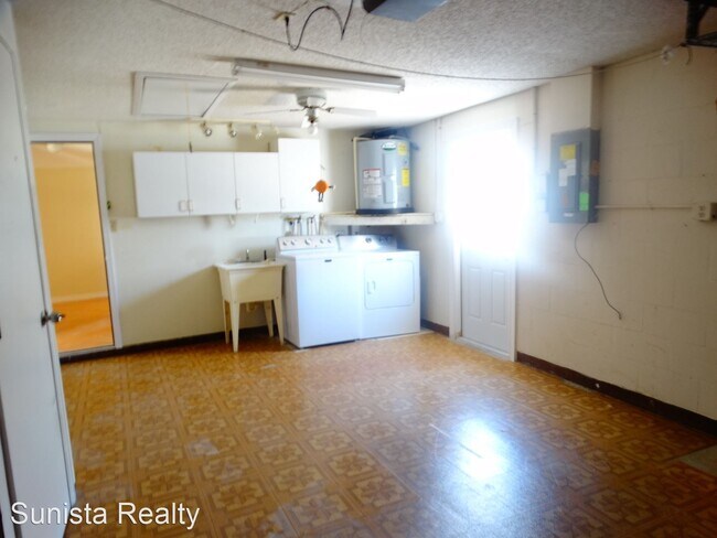 Building Photo - 3 br, 2 bath House - 7732 Salt Lane